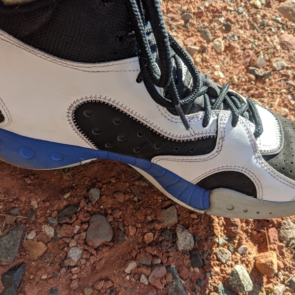 Black White Blue Jordan Jump Man 10.5 men great condition - Picture 2 of 6